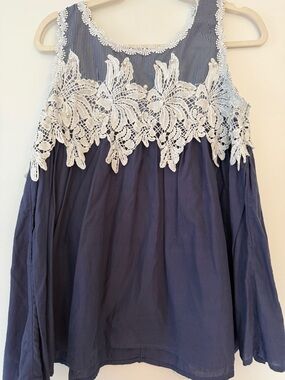 QED London Navy & White Pinstripe Lace-Trim Top with Pearl Accents women size 8